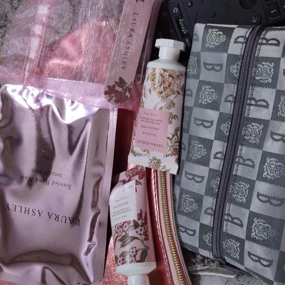 Skin care package Laura Ashley cute set